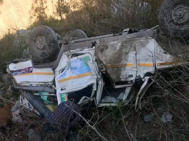 अदानचुलीको पाम्समा गाडी दुर्घटना दुईको मृत्यु, पाँच घाइते