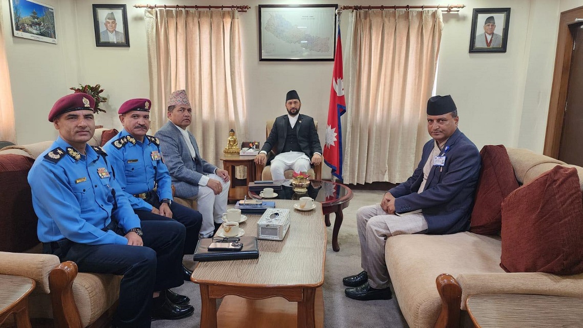 सुन तस्करी नियन्त्रणसम्बन्धी जाँचबुझ आयोगको प्रतिवेदन तत्काल कार्यान्वयन गर्न प्रहरीलाई गृहमन्त्रीको निर्देशन