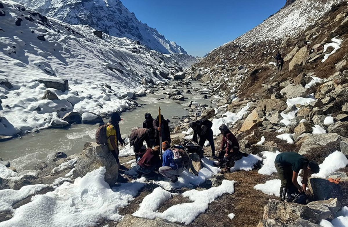 पर्यटक आगमन सुरु भएसँगै कञ्चनजङ्घा जाने पदमार्गमा  खुल्न थाले होटल