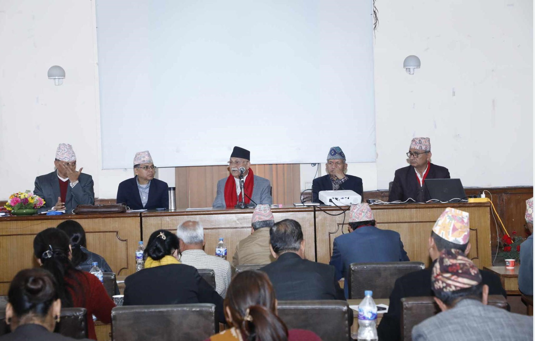 जनता र पार्टीको काममा सक्रिय हुनेलाई मात्रै टिकट : अध्यक्ष ओली