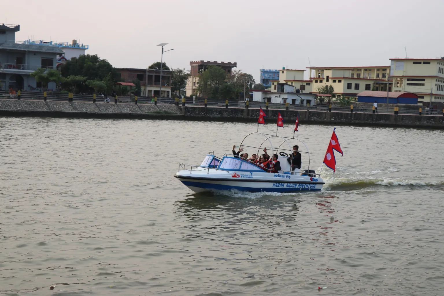 नेपालगञ्जको वाटरपार्कमा आन्तरिक पर्यटकको चहलपहल बढ्दै