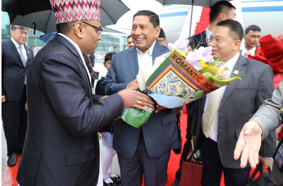 उपप्रधानमन्त्री श्रेष्ठ छोनछिनमा