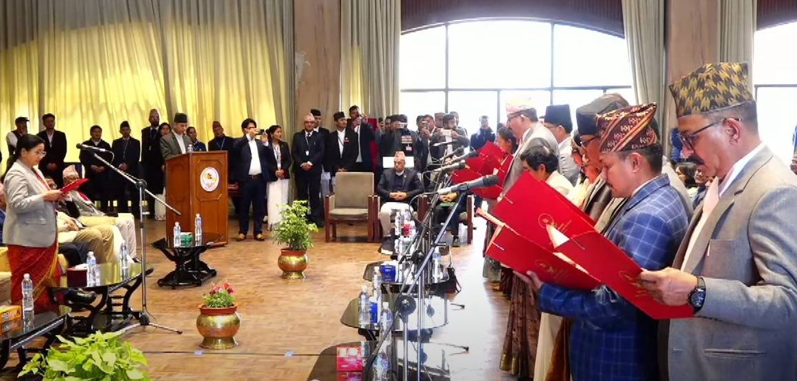 राष्ट्रियसभाका नवनिर्वाचित १९ सदस्यले लिए शपथ