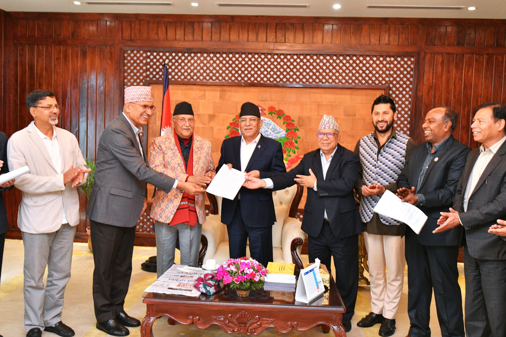 कार्यदलले सत्ता गठबन्धनका शीर्ष नेतालाई बुझायो न्यूनतम साझा कार्यक्रम