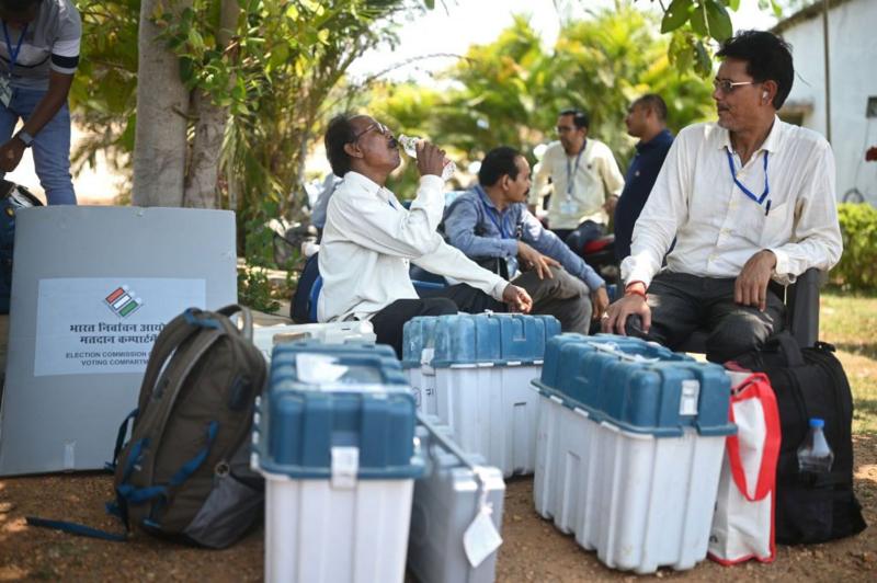 भारतमा लोकसभाको ५ सय ४३ सिटका लागि आजदेखि आमचुनाव