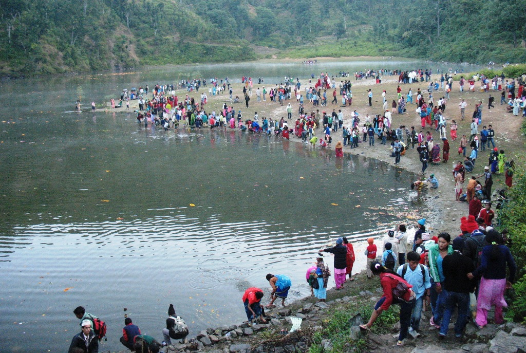 खोटाङका पर्यटकीयस्थालमा नयाँ वर्षको दिन पर्यटकको घुइँचो