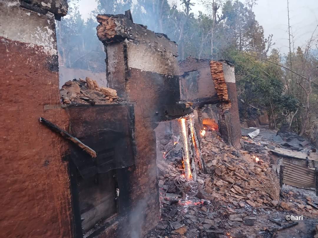 डढेलोबाट अर्घाखाँचीमा एक सय तीन घरगोठ जलेर नष्ट