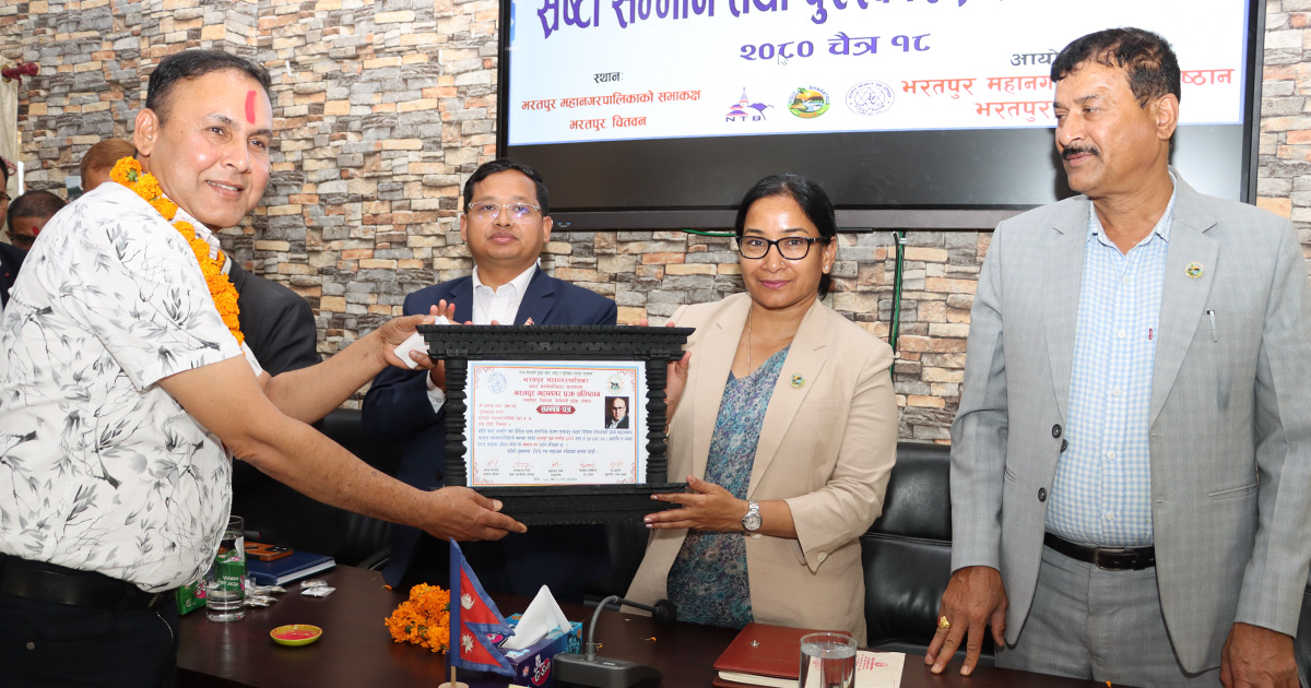 भरतपुर महानगर प्रज्ञा प्रतिष्ठानद्वारा स्रष्टा सम्मानित