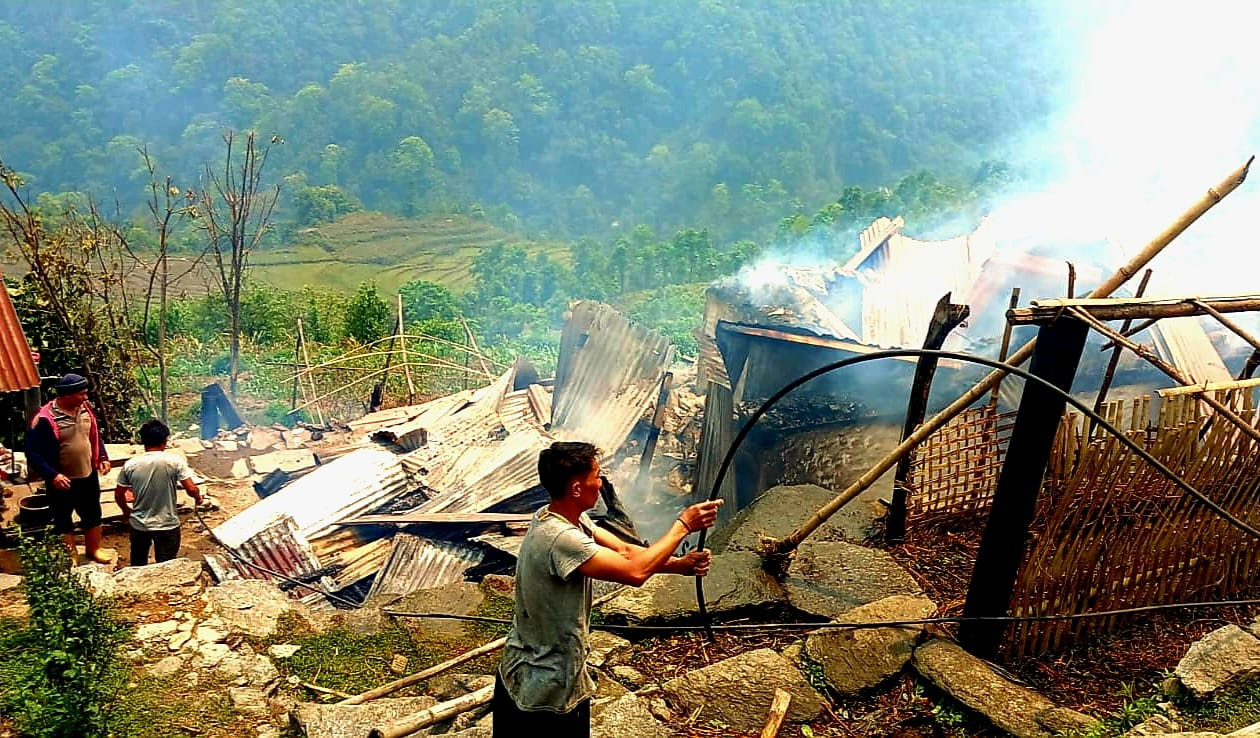 कालीकोटमा आगलागीबाट चार वर्षमा १३ जनाको मृत्यु