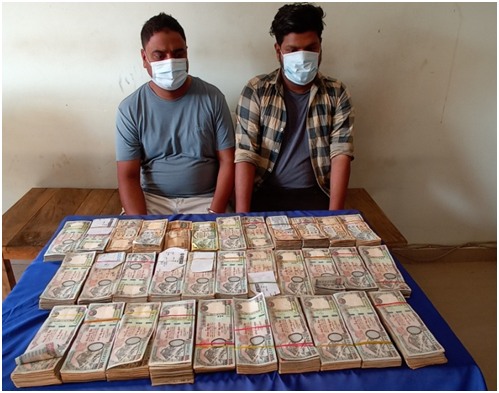 सर्लाहीमा श्रोत नखुलेको २७ लाख नगदसहित दुईजना पक्राउ
