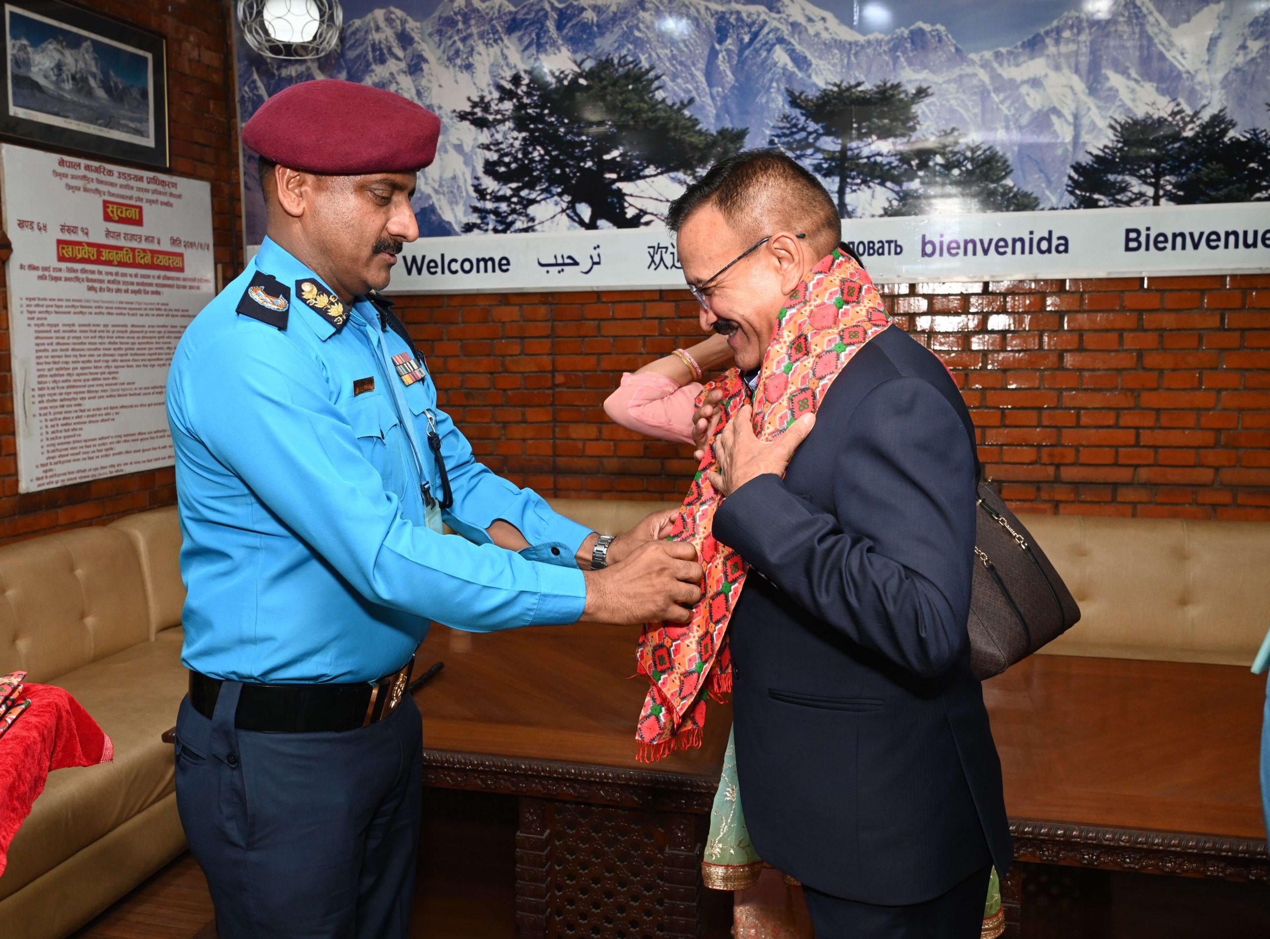 इन्टरपोलको कार्यक्रममा सहभागी हुन प्रहरी महानिरीक्षक कुँवर फ्रान्स प्रस्थान