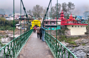 भारतसँग सीमा जोडिएको बैतडीको झुलाघाट नाकामा आवतजावतमा रोक