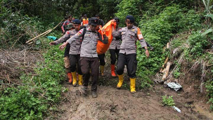 इन्डोनेसियामा पहिरो परी मृत्यु हुनेको सङ्ख्या २० पुग्यो
