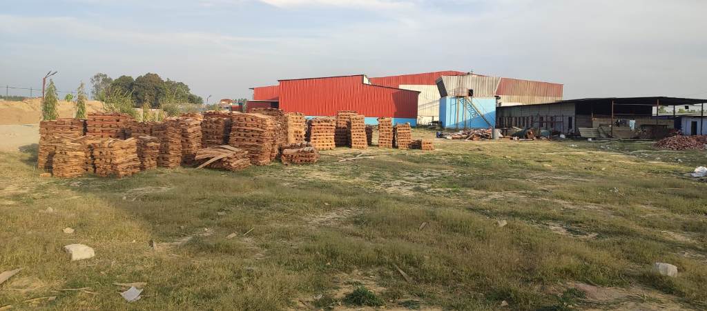 प्लाइउड उद्योगमा तीन सय बढी स्थानीयलाई रोजगारी, जीविकोपार्जनमा सहजता