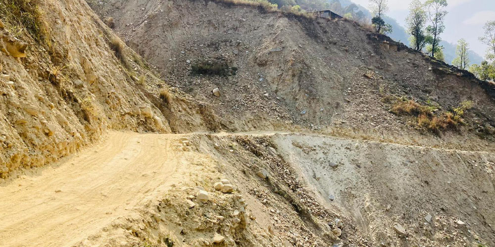 तनहुँ र पाल्पा जोड्ने मोटरमार्ग आठ वर्षदेखि अलपत्र