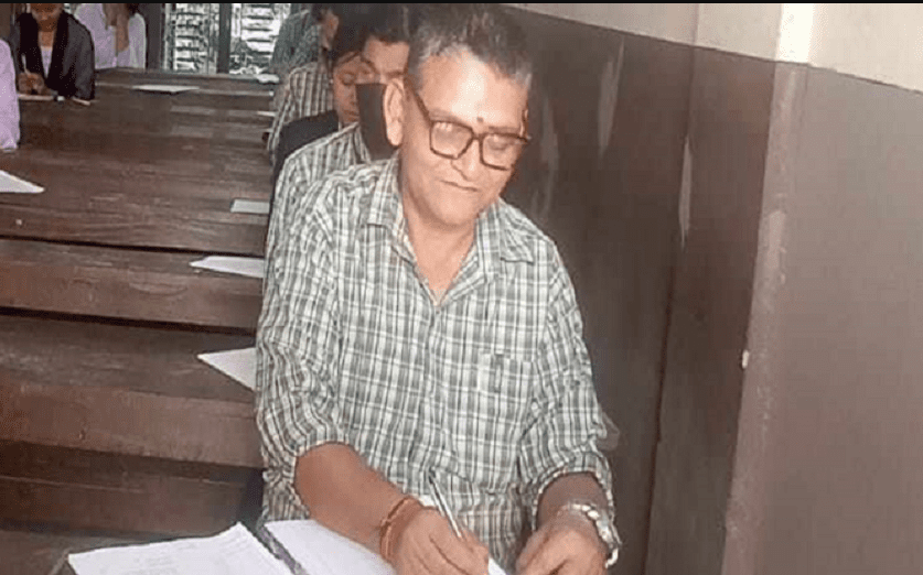 मनहरिका वडाध्यक्ष खनाल कक्षा १२ को परीक्षामा सहभागी