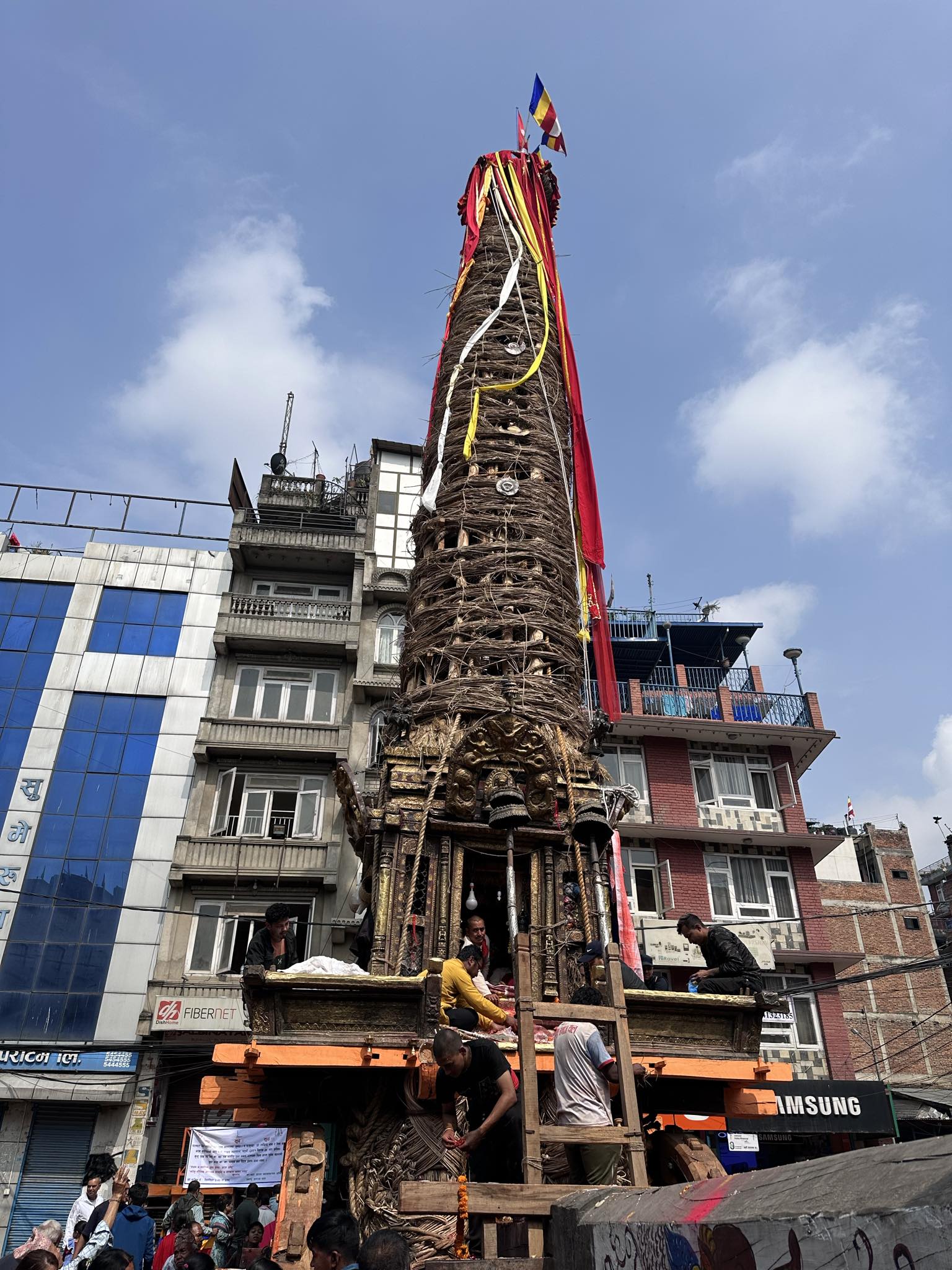 रातो मछिन्द्रनाथको रथ तान्न सुरू