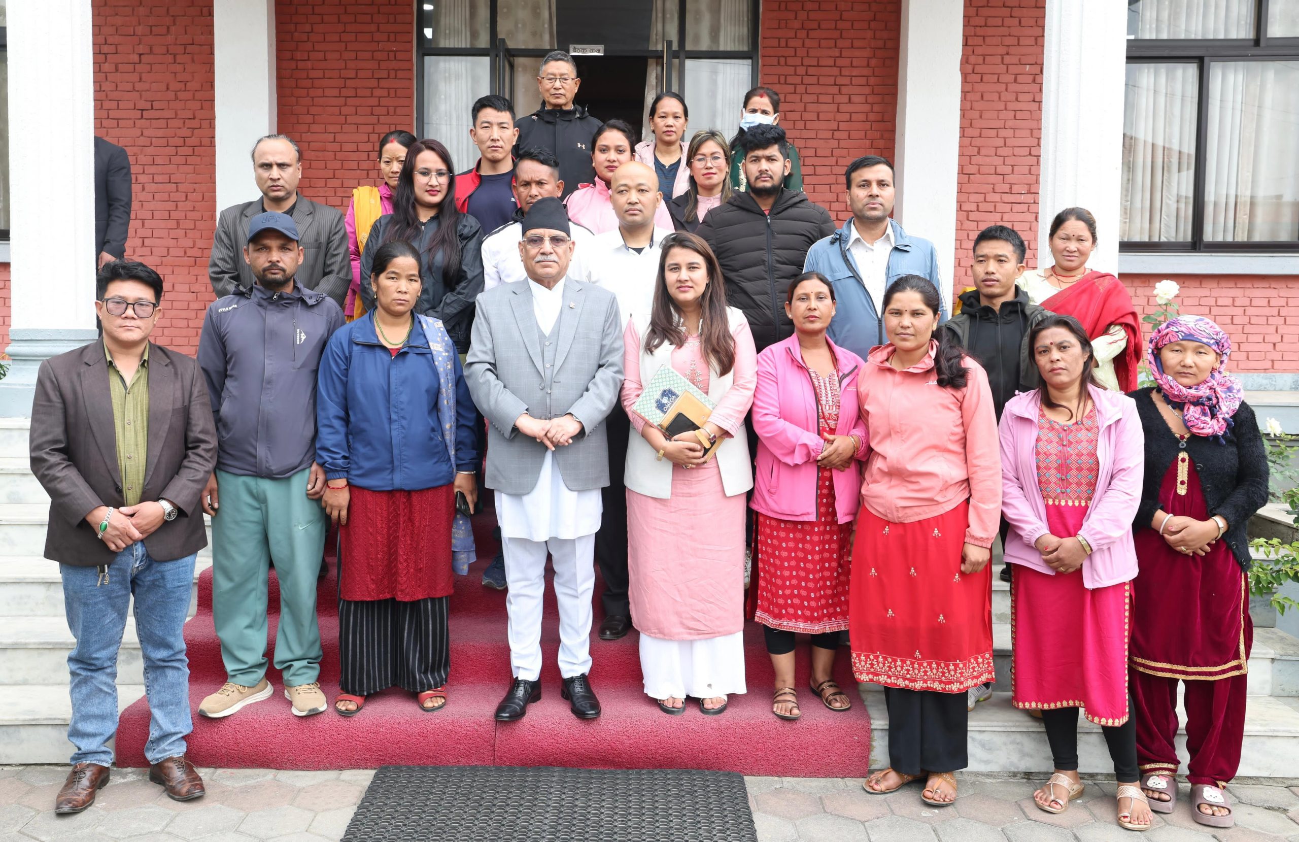 रुसी सेनामा भर्ती भएका  नेपाली फिर्ता ल्याउन उच्चस्तरमा कूटनीतिक पहल गर्ने प्रधानमन्त्रीको आश्वासन