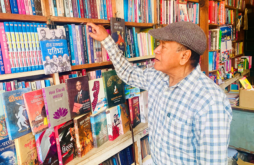 ६ दशकदेखि ज्ञान बाँड्दै लालचन्द्र
