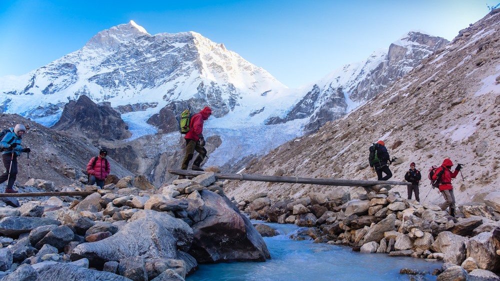 सङ्खुवासभाको मकालु आधार शिविर घुम्न गएका एक पुरुषको लेक लागेर मृत्यु