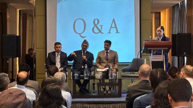 कूटनीतिक अधिकारीहरूसँग छलफल