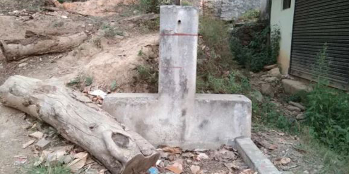 बनेका धारा भत्किन थाले तर पानी आएन