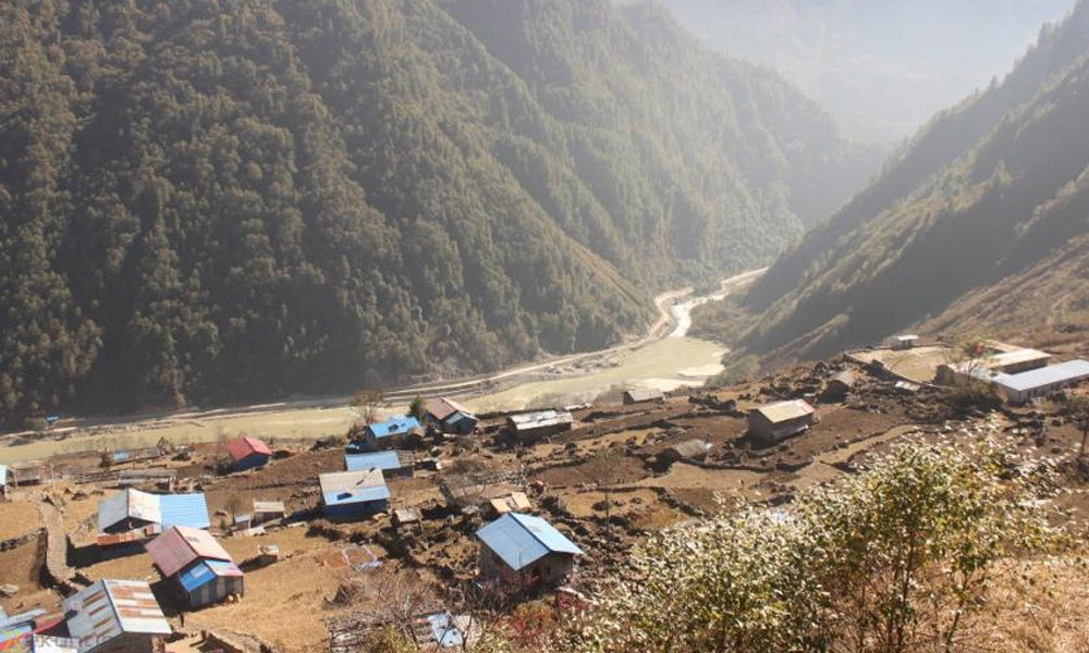 पहिरोले नेपाल–चीन सीमाको ७१ नम्बर स्तम्भ पुरियो
