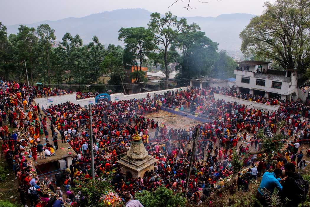 मातातीर्थ कुण्डमा आज बिहानैदेखि स्नान गर्नेको घुइँचो