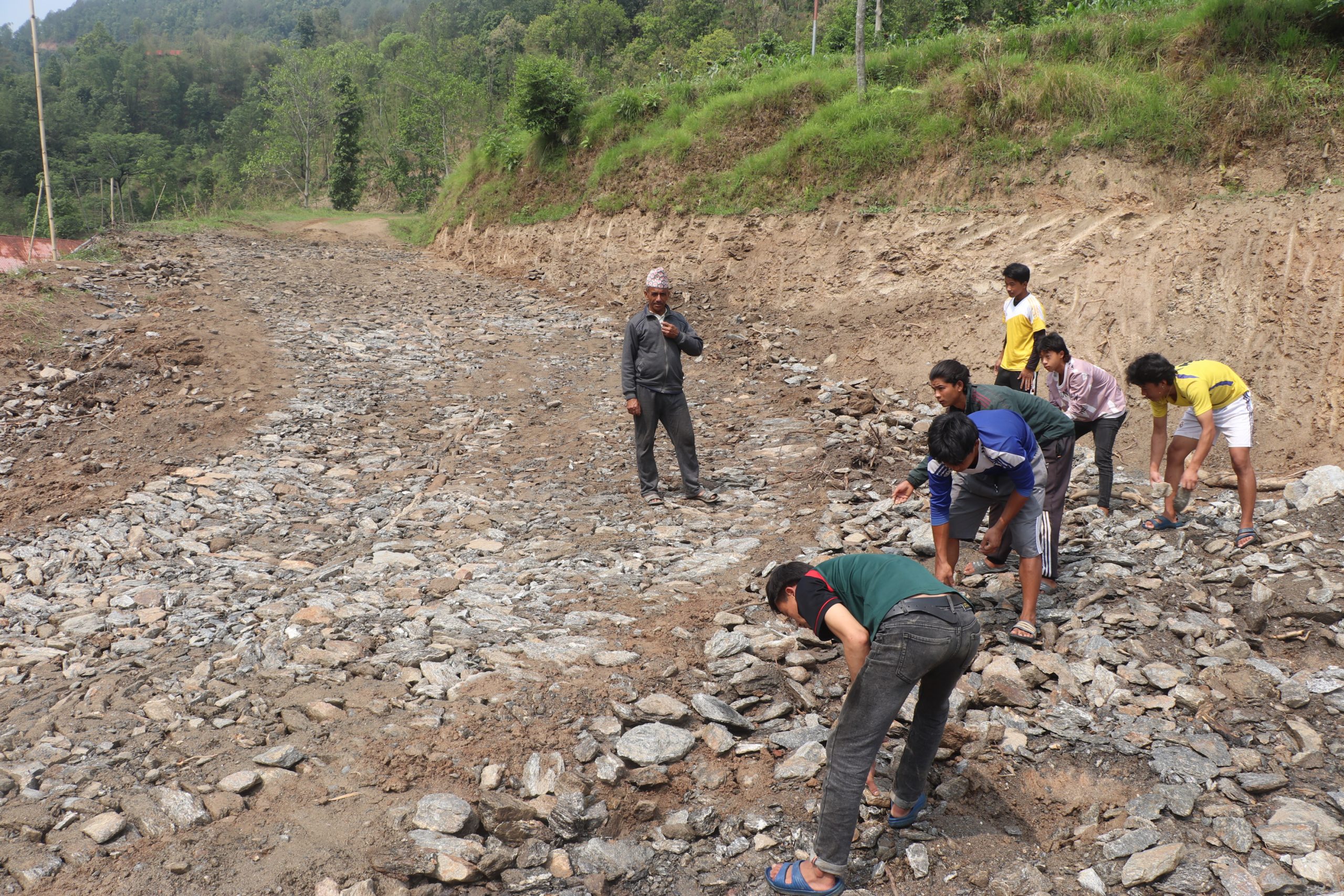 भोजपुर– खोटाङ जोडिने कोट–पाँचधारे सडकखण्ड स्तरोन्नति हुँदै