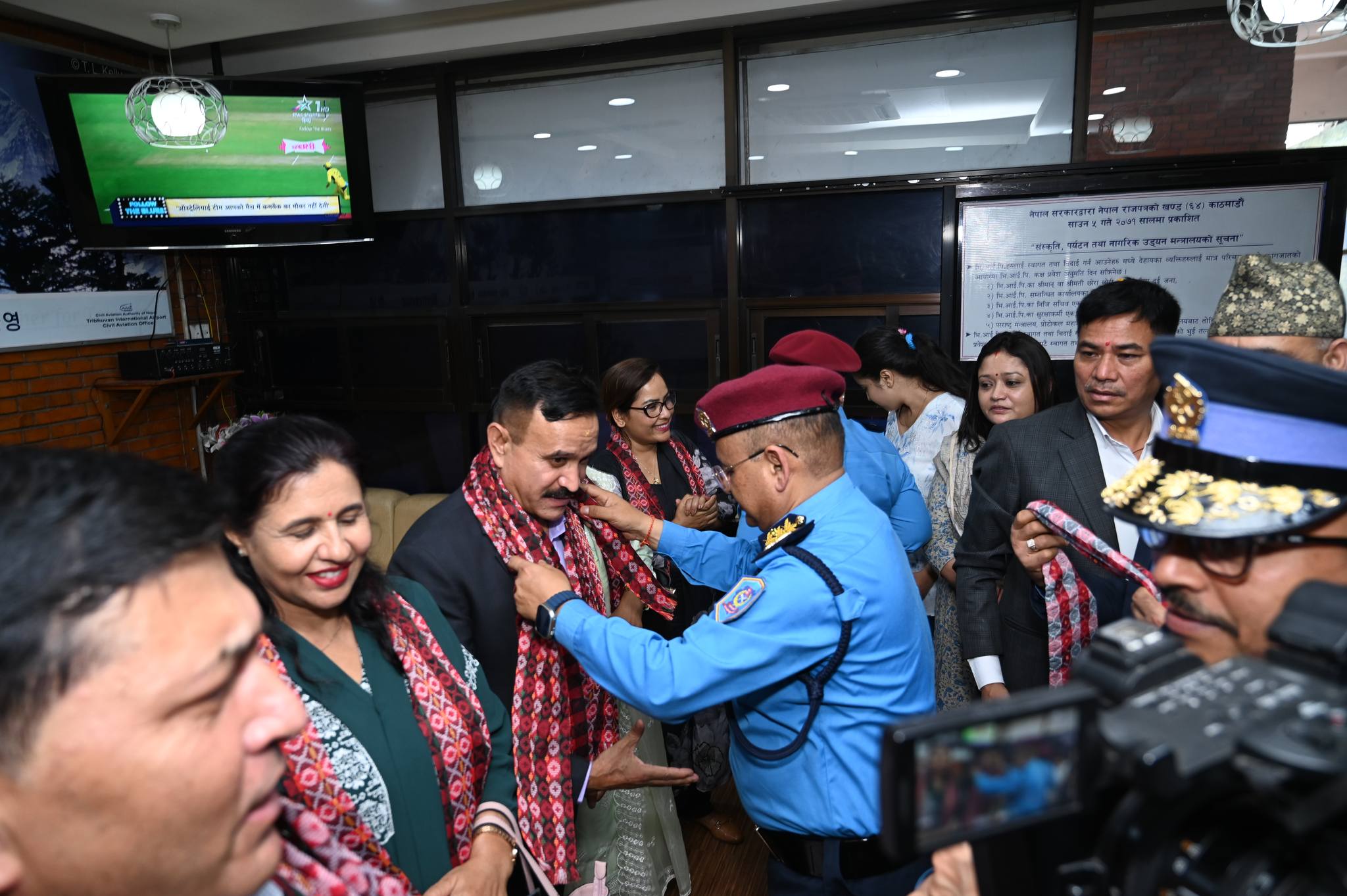 नेपाल र सशस्त्र प्रहरीका प्रमुख साथमा लिएर गृहसचिव अमेरिका प्रस्थान