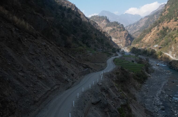 ठेक्का लागेको पाँच वर्षमा पनि सडक कालोपत्र भएन