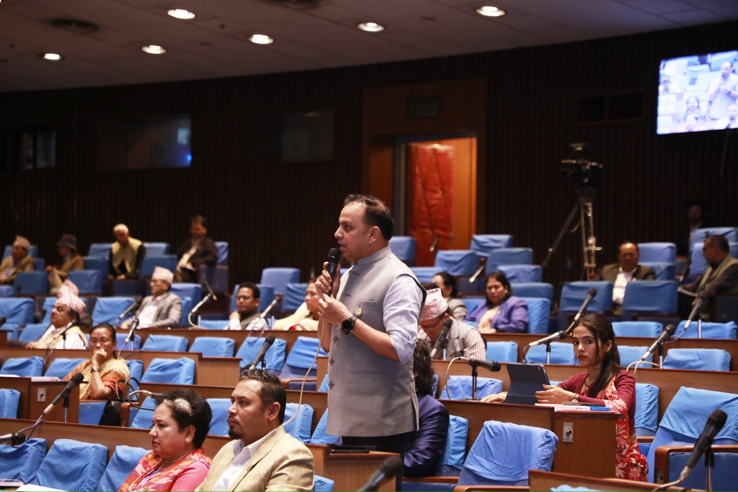 संसद सचिवालयका कर्मचारीका माग पूरा गर्न सांसदहरुद्वारा सरकारको ध्यानाकर्षण