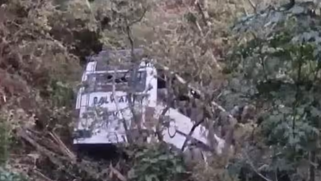 रियासी शिवखोरी जान तीर्थयात्री चढेको बसमा गोली चल्दा नौ जनाको मृत्यु, ३३ व्यक्ति घाइते