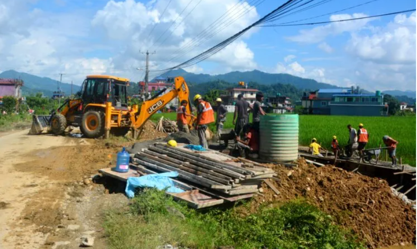 तालचोक–बेगनास सडक निर्माणमा ढिलासुस्ती