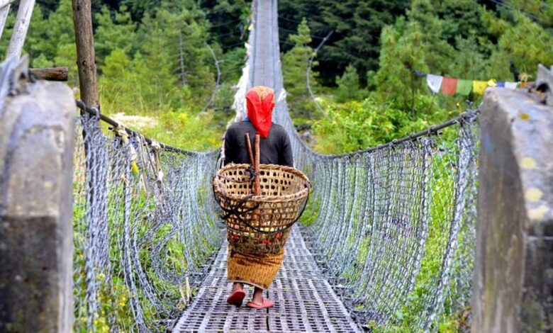 अन्नपूर्ण–धवलागिरि पदमार्गको घोप्टेखोलामा झोलुङ्गे पुल बनेपछि यात्रा अवधि छोटियो