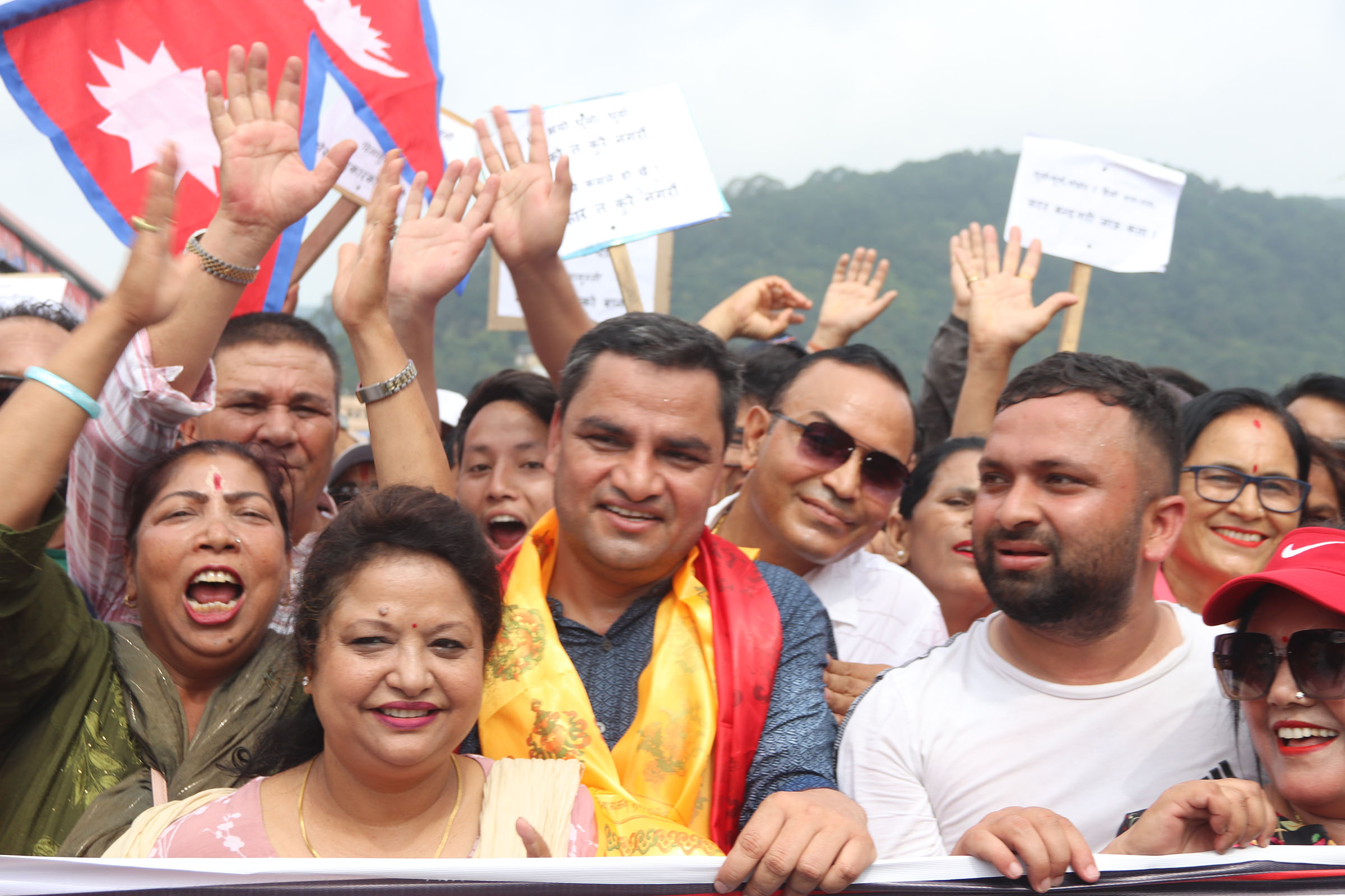 कांग्रेस सांसद पौडेलको नेतृत्वमा चक्रपथ विस्तारका लागि दवाव यात्रा