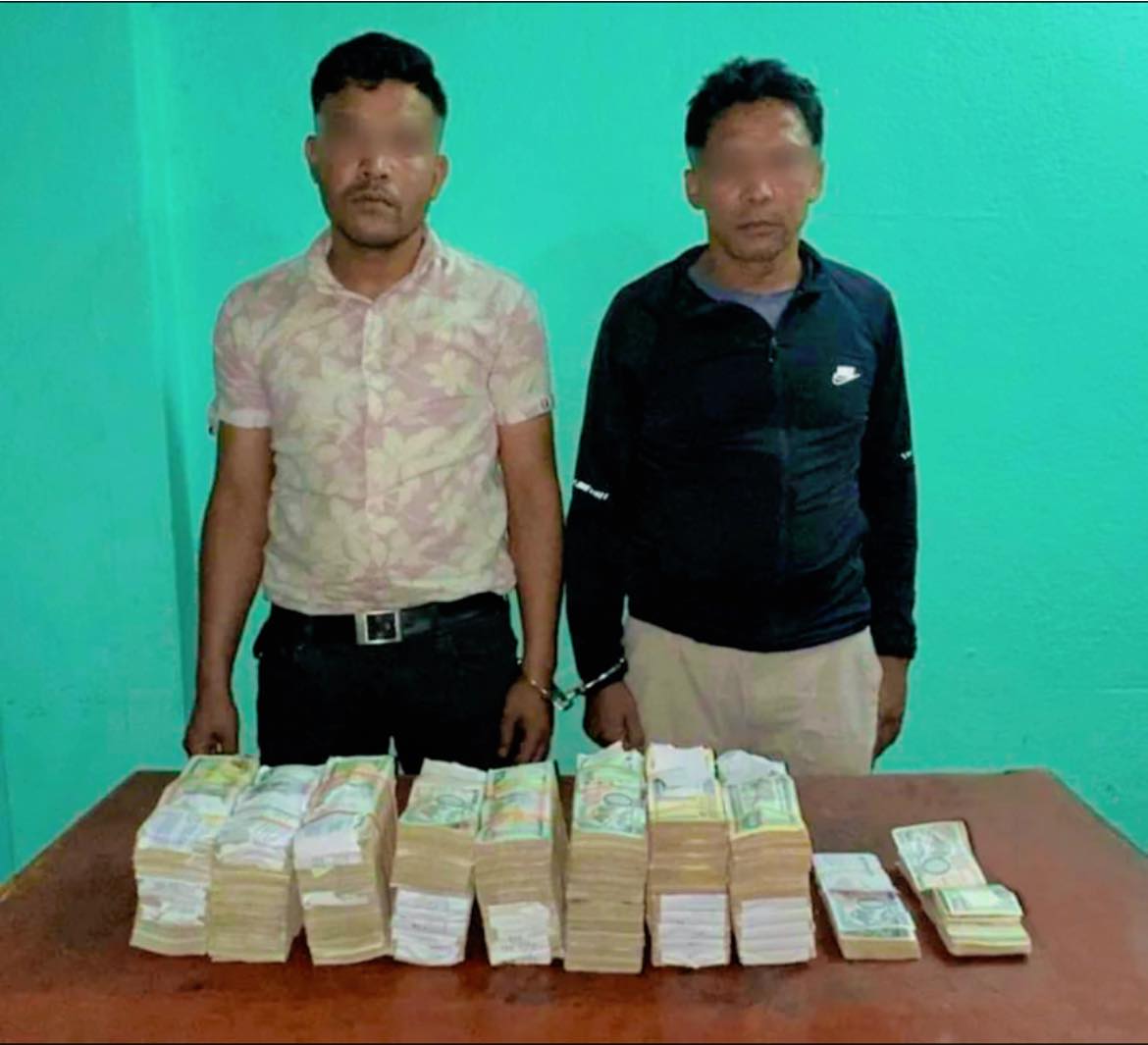 स्रोत नखुलेको ७२ लाखसहित काठमाडौंबाट दुईजना पक्राउ     