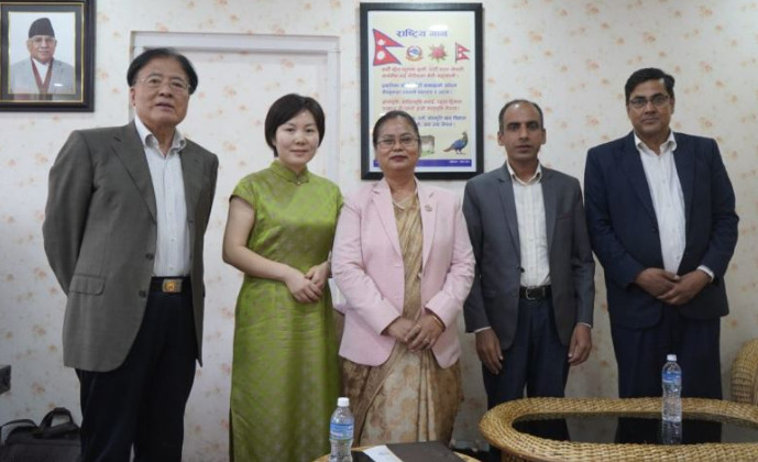 महिलामन्त्री चौधरी र चिनियाँ कूटनीतिज्ञ लिउ युहे नेतृत्वको टोलीबीच भेट