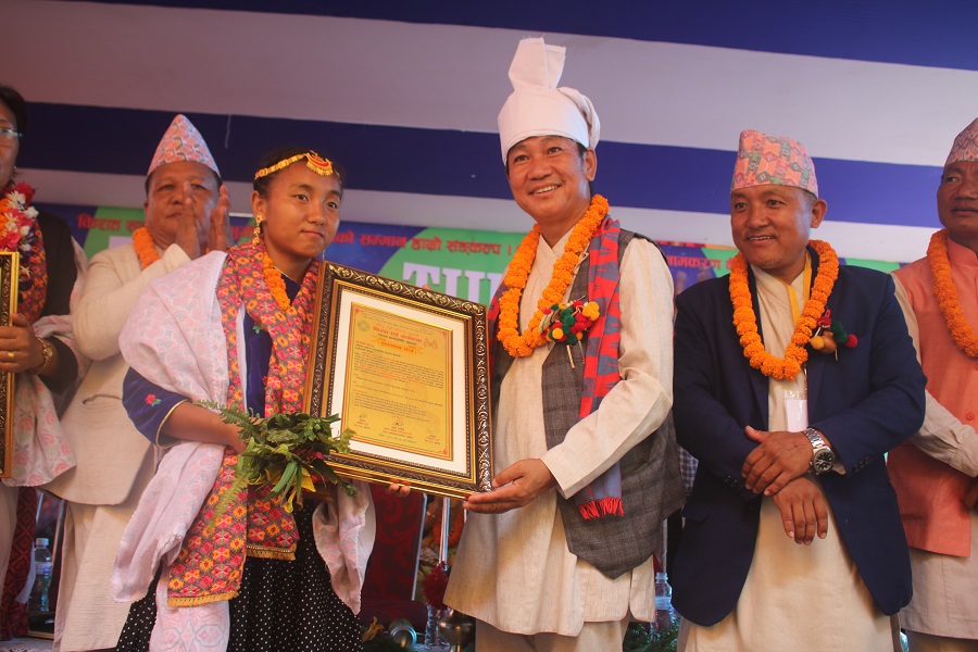 फुटबल खेलाडी प्रीति राई नगदसहित सम्मानित
