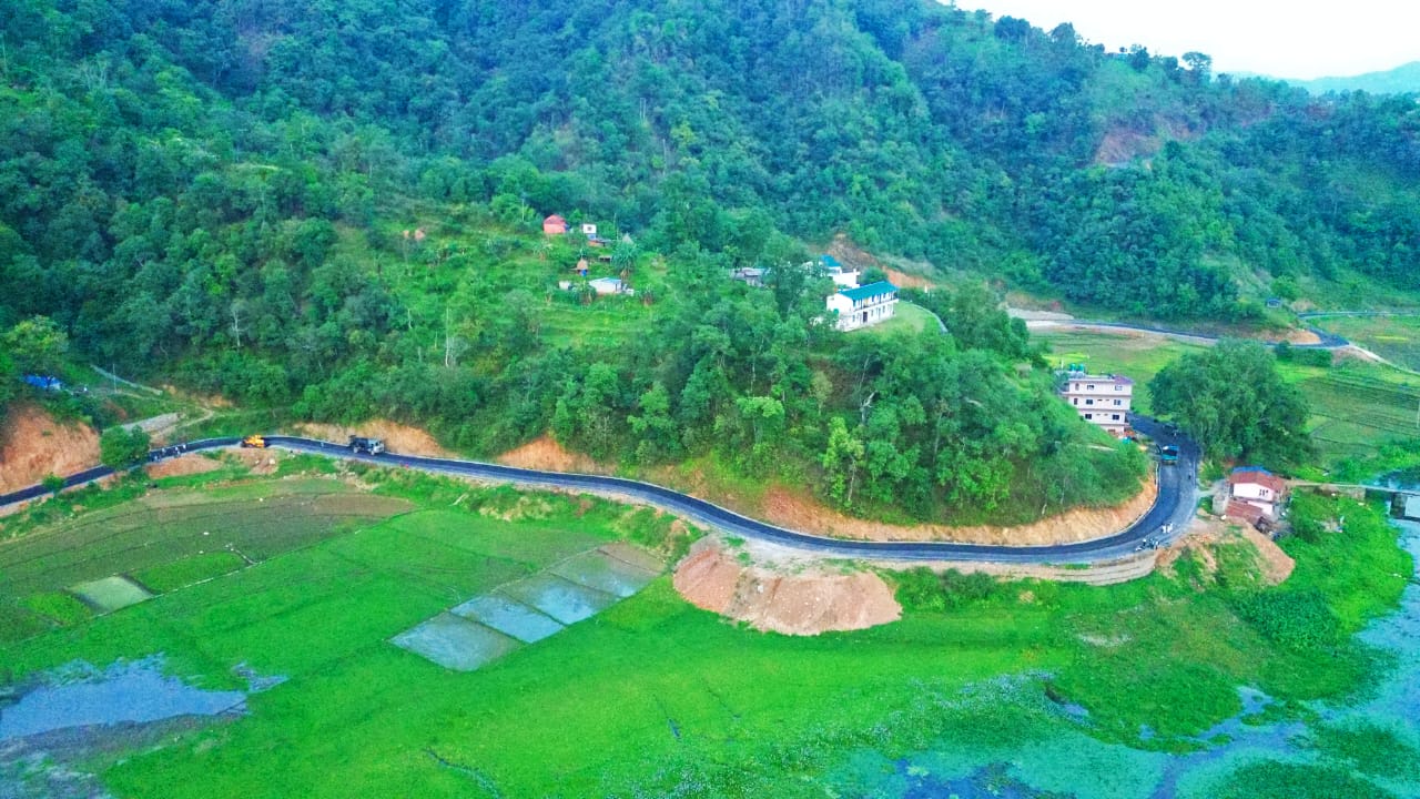रुपातालको किनारमा पक्की सडक निर्माण