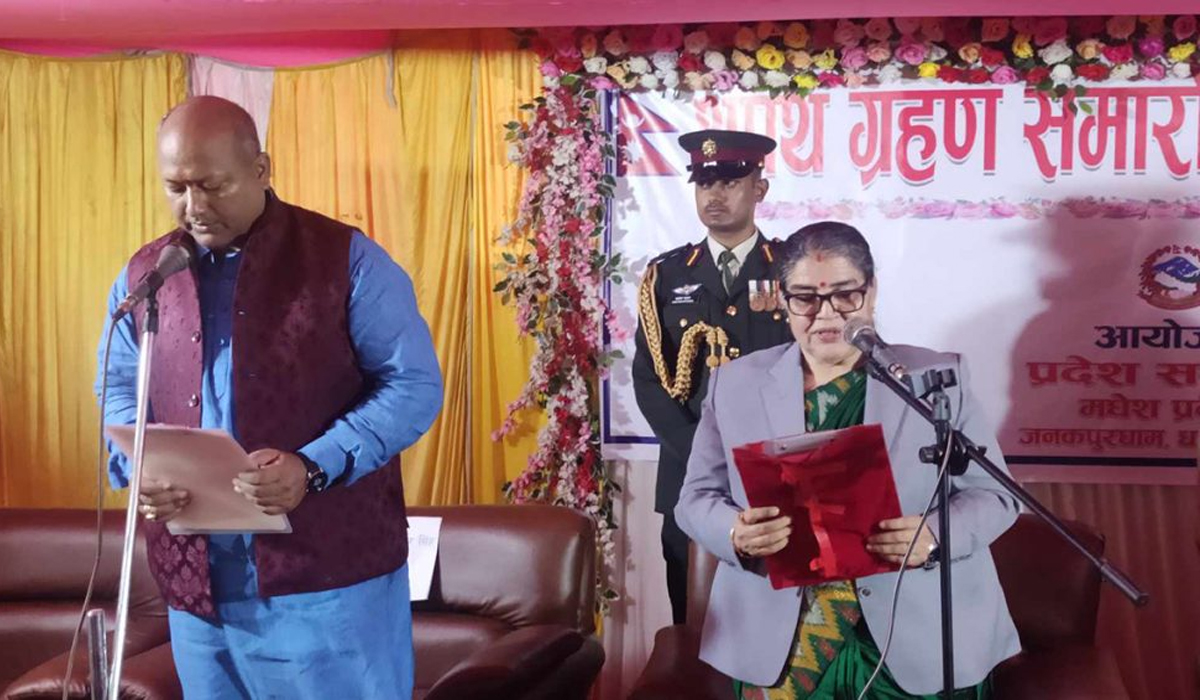 मधेश प्रदेशका मुख्यमन्त्री सतिश सिंहले लिए शपथ