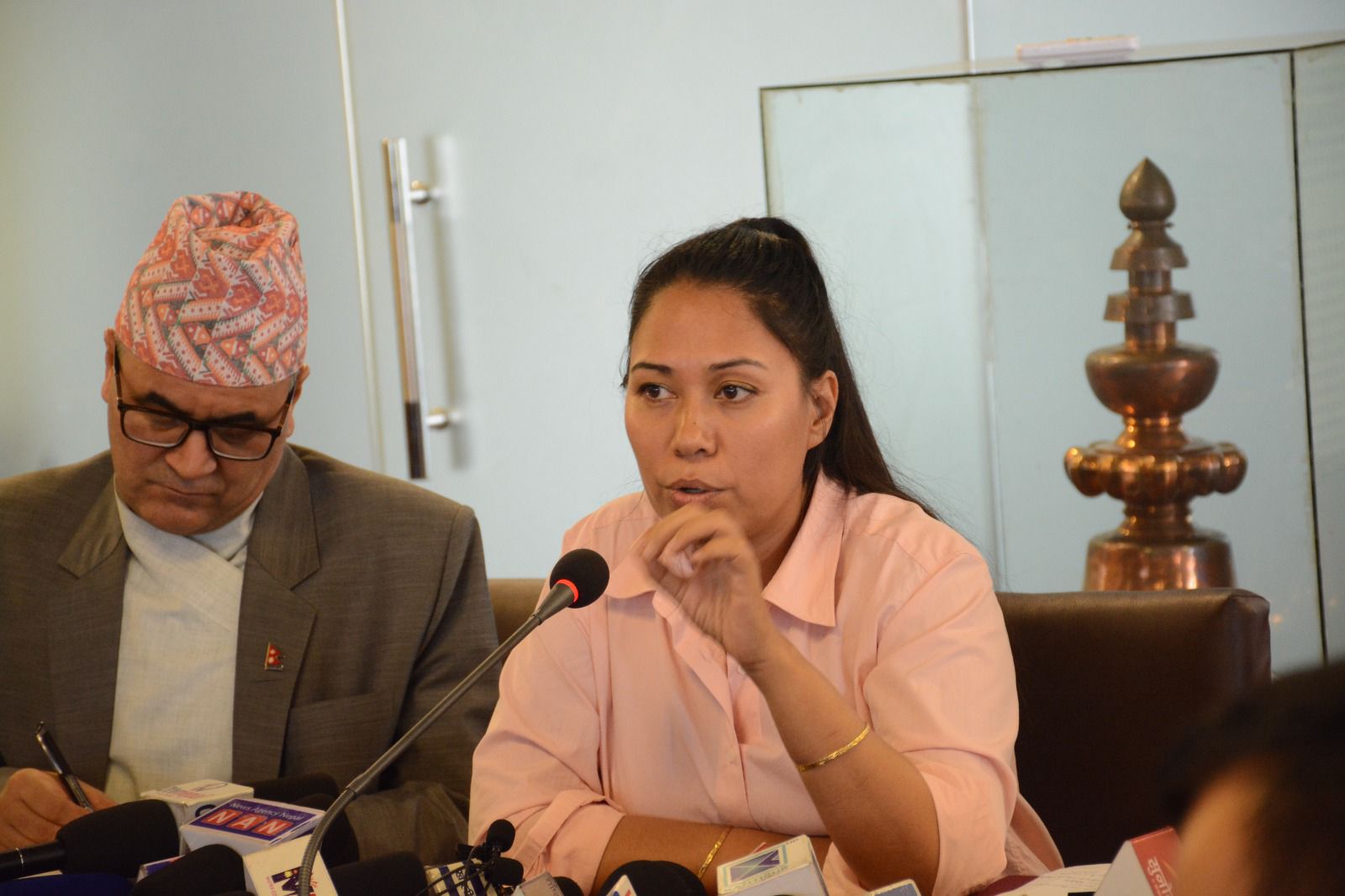 त्रिविमा अब के जनताले राजनैतिक प्रश्रय पाएका गुण्डासँग भिड्न आउनुपर्ने हो ?