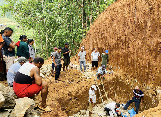 तनहुँको ढाँडखोला निबुस्वाँरामा झोलुङ्गे पुल निर्माण हुँदै