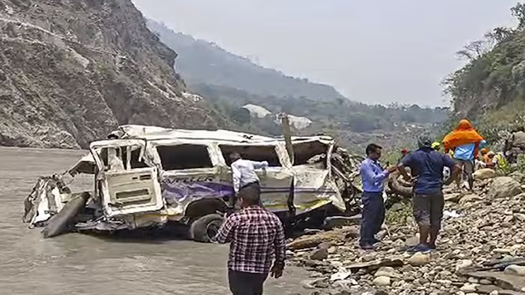 उत्तराखण्डको रुद्रप्रयागमा टेम्पो दुर्घटना हुँदा १० जनाको मृत्यु