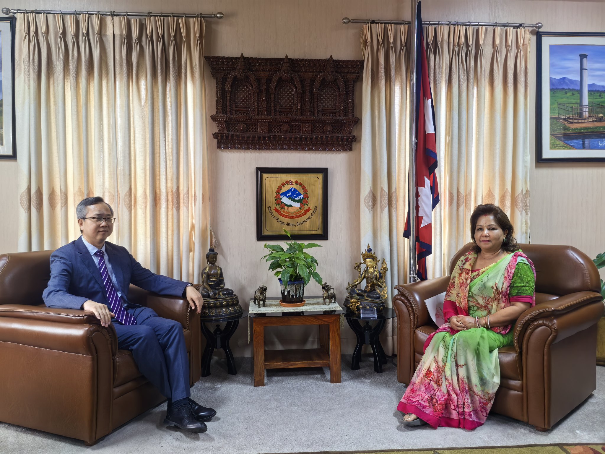 परराष्ट्रमन्त्री राणासँग चिनियाँ राजदूतको भेट