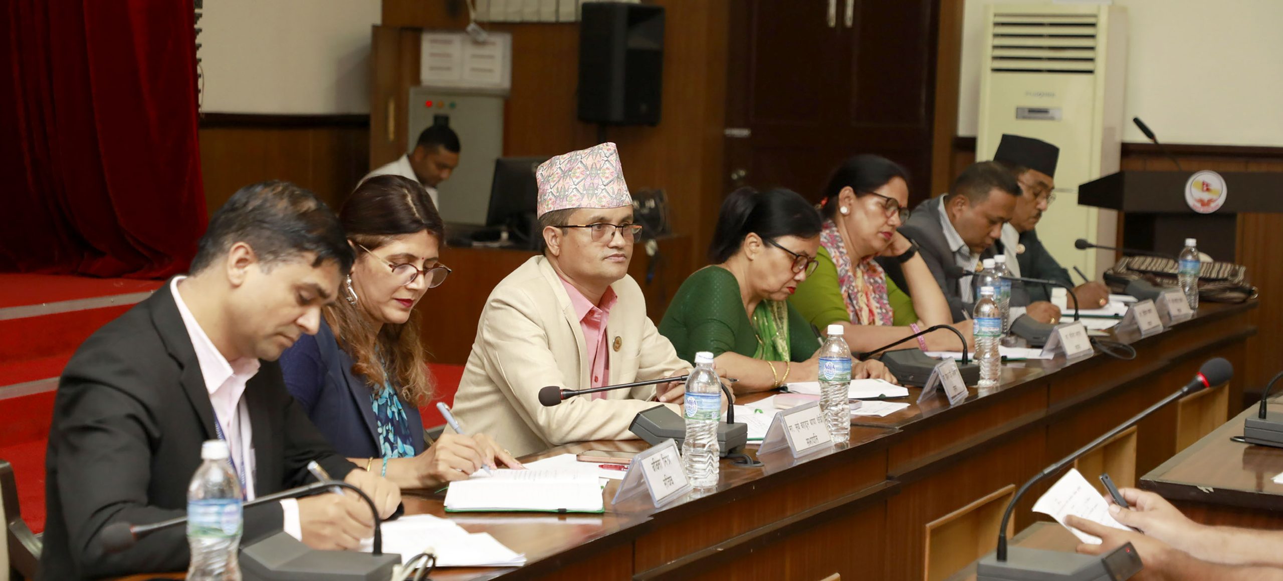 नियमन गर्ने निकायले स्वनियमन भन्दै ध्यान नदिएकैले सहकारीमा समस्या