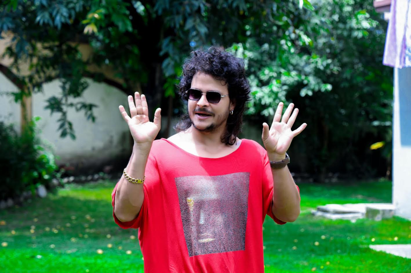 साउन ११ गतेदेखि दर्शकमाझ आउन लागेको फिल्म ‘ईश्वर’मा अनु शाहसँग जम्यो पृथ्वीराजको जोडी