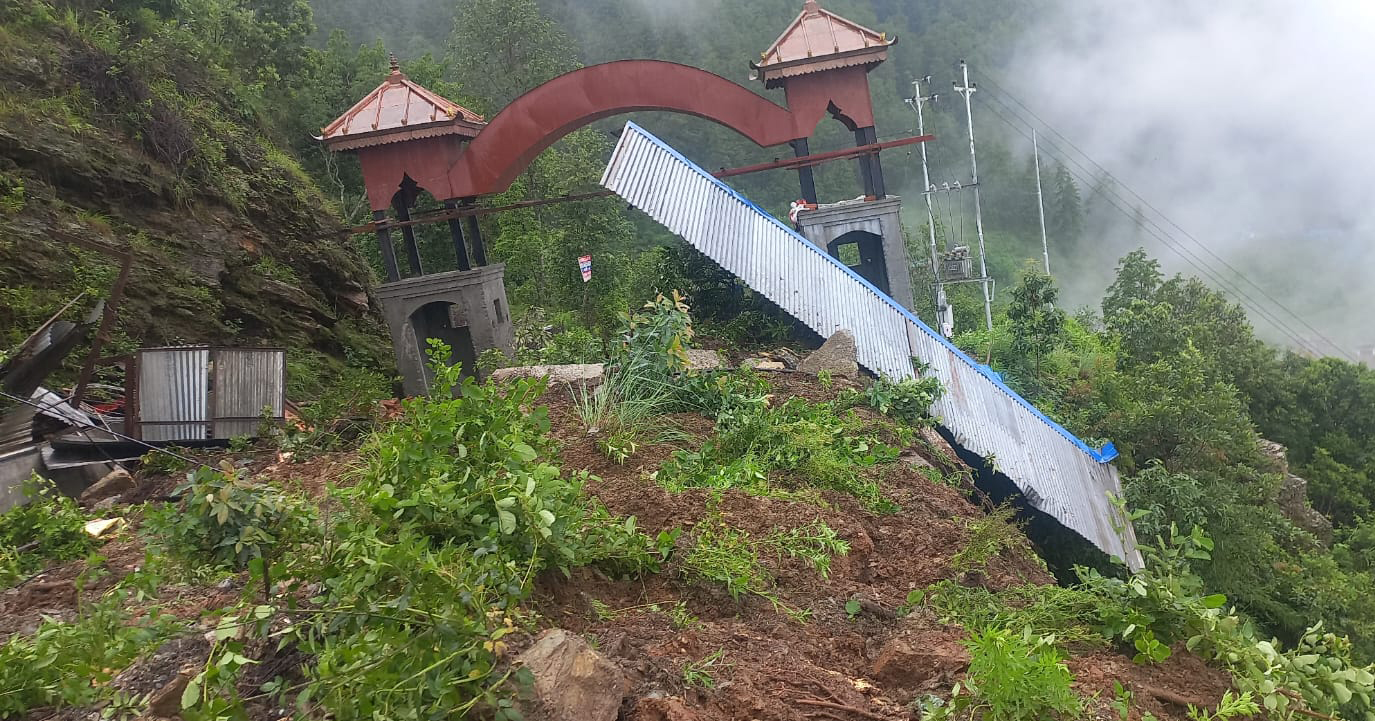 पहिरोले बागलुङको पञ्चकोट प्रहरी चौकीमा क्षति