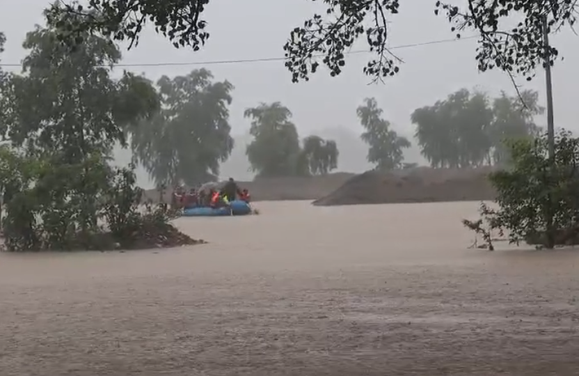 दाङमा बाढीमा परी एकजनाको मृत्यु, एक बेपत्ता, दर्जनौँ घर डुबानमा