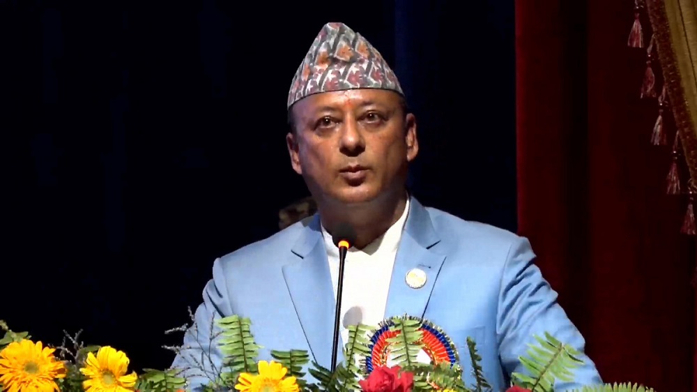‘जलविद्युत्को शेयरमार्फत विपन्न समुदायको जीवनस्तर उकास्नुपर्छ : मन्त्री खड्का